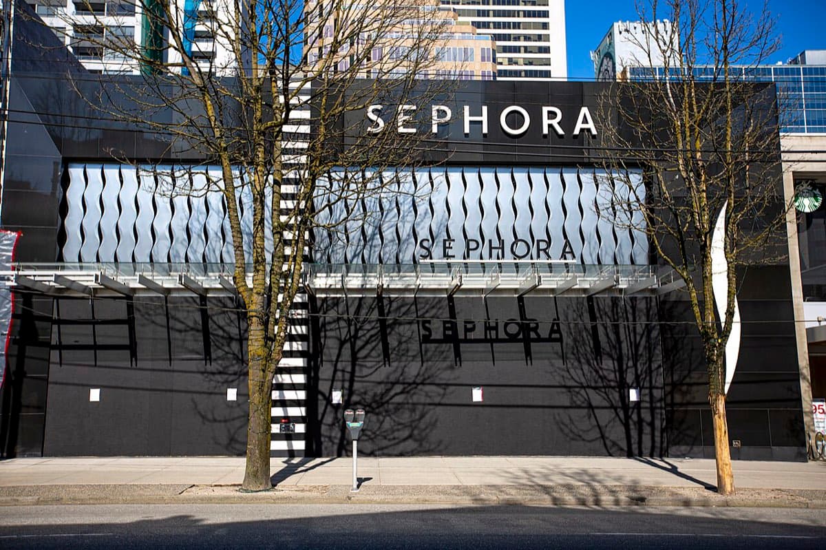 SEPHORA on Rbson street is closing temporarily because of COVID-19 pandemic (49741265152)